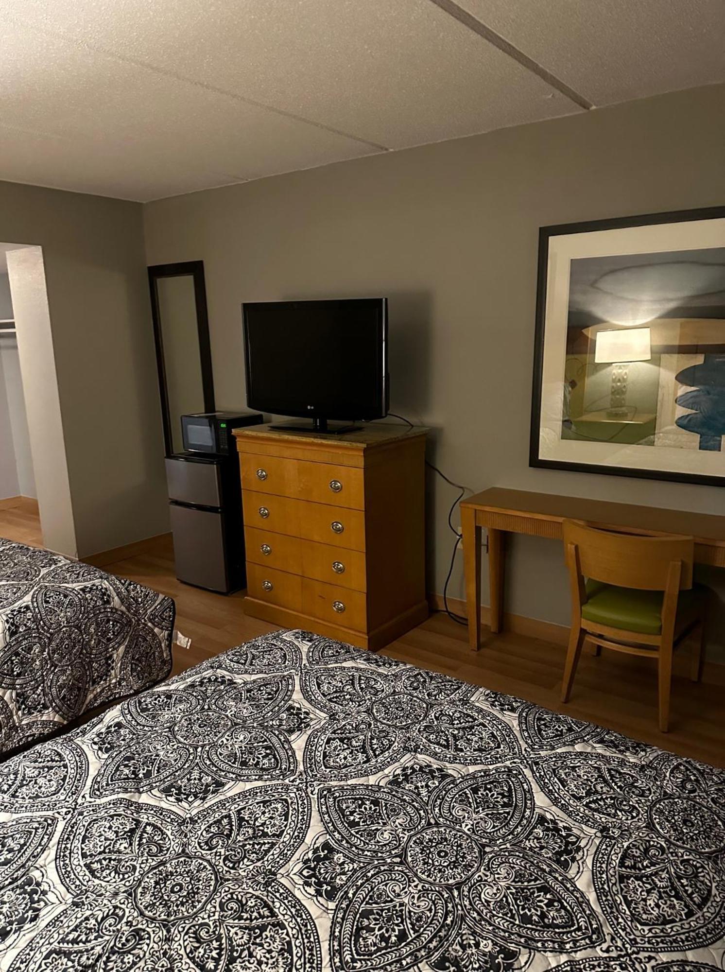 Madison Inn & Suites Экстерьер фото